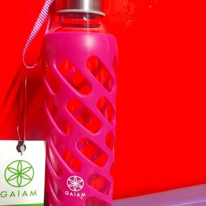 Gaiam 20oz glass water bottle covered in Silicon